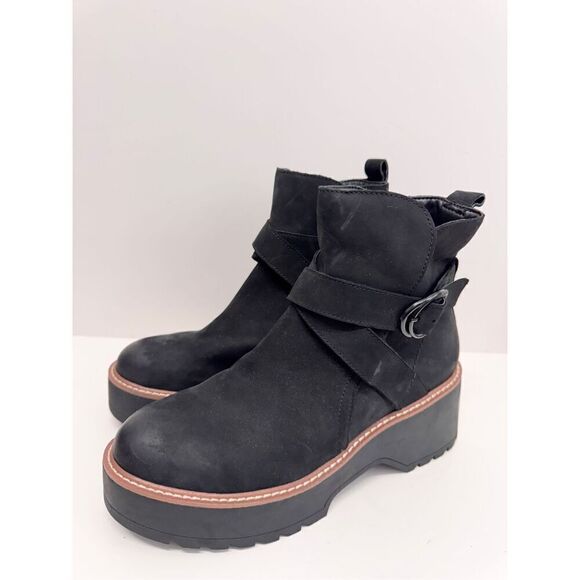 Blondo Boots Size 9.5 Black Leather Waterproof Block Heel Buckle Detail NEW - Picture 2 of 10